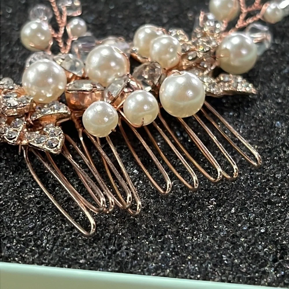 Brand New Crystal Rhinestone Pearl Floral Hair Comb Headpiece Wedding Accessory